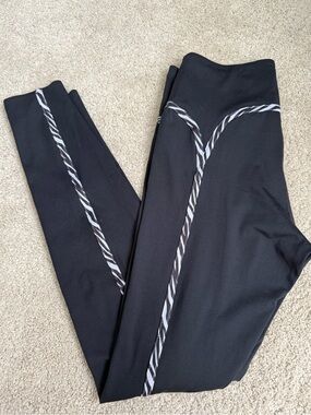 Nike Leggings with White Zebra Trim Appx. 25”  Size S